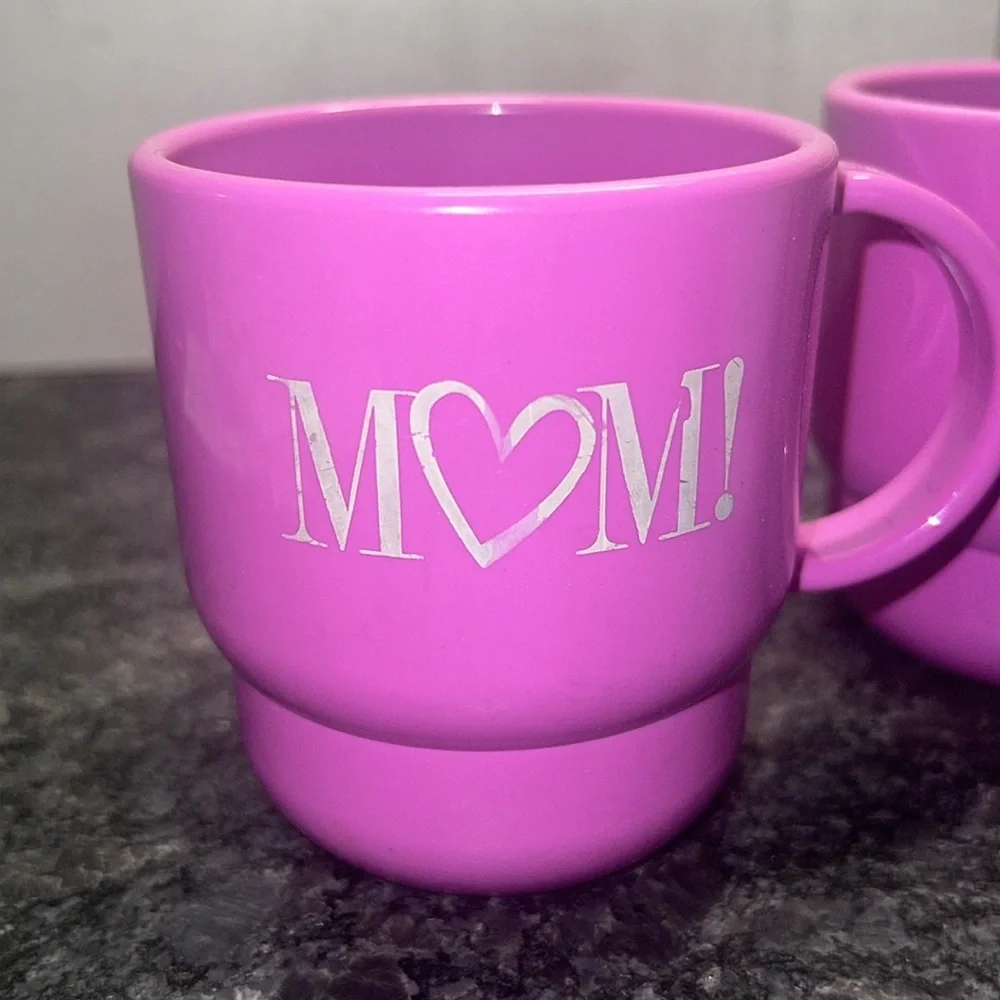 Set of 3 Vintage Tupperware mugs. Coffeee or Tea. Mom, Dad. Good condition